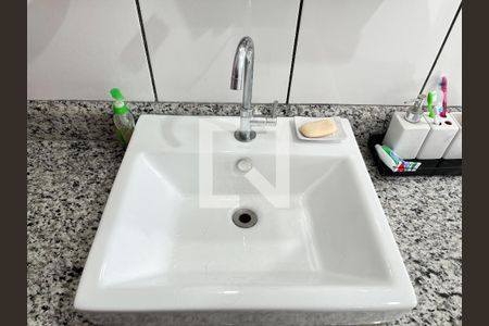 Casa à venda com 191m², 3 quartos e 3 vagas Casa à venda com 191m², 3 quartos e 3 vagasBanheiro Corredor