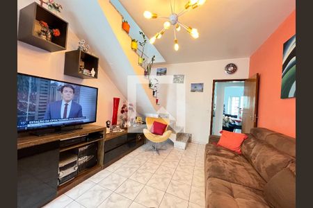 Casa à venda com 191m², 3 quartos e 3 vagas Casa à venda com 191m², 3 quartos e 3 vagasSala