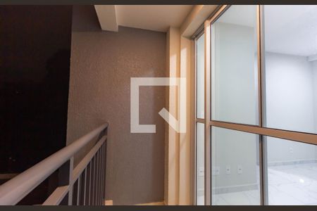 Varanda da Sala de apartamento para alugar com 2 quartos, 45m² em Helena Maria, Osasco