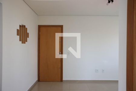 Sala de apartamento para alugar com 2 quartos, 110m² em Planalto, Belo Horizonte