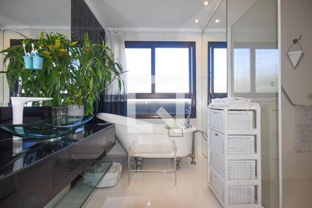 Apartamento para alugar com 238m², 2 quartos e 4 vagas Apartamento para alugar com 238m², 2 quartos e 4 vagasBanheiro suíte 2