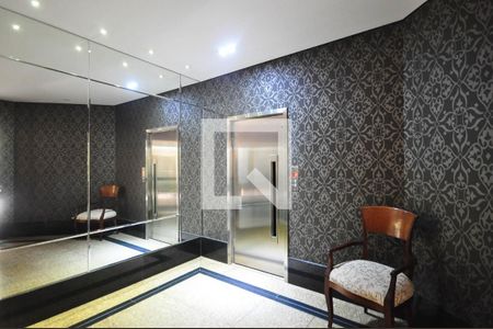 Apartamento para alugar com 238m², 2 quartos e 4 vagas Apartamento para alugar com 238m², 2 quartos e 4 vagasHall social