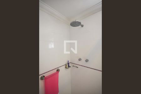 Apartamento para alugar com 238m², 2 quartos e 4 vagas Apartamento para alugar com 238m², 2 quartos e 4 vagasChuveiro do banheiro da suíte 1