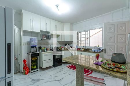 Casa à venda com 180m², 3 quartos e 2 vagas Casa à venda com 180m², 3 quartos e 2 vagasCozinha Casa 2