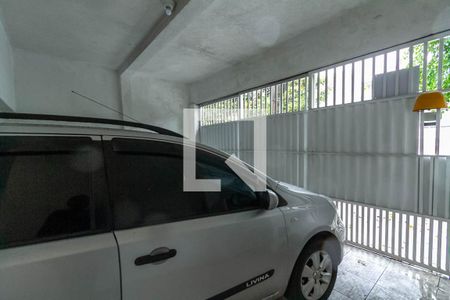 Casa à venda com 180m², 3 quartos e 2 vagas Casa à venda com 180m², 3 quartos e 2 vagasGaragem