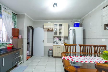 Casa à venda com 180m², 3 quartos e 2 vagas Casa à venda com 180m², 3 quartos e 2 vagasCozinha Casa 1