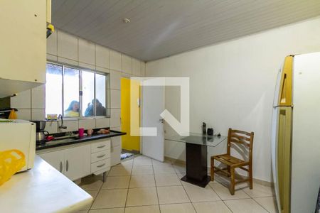 Casa à venda com 180m², 3 quartos e 2 vagas Casa à venda com 180m², 3 quartos e 2 vagasCozinha Edícula casa 2