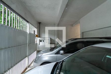 Casa à venda com 180m², 3 quartos e 2 vagas Casa à venda com 180m², 3 quartos e 2 vagasGaragem
