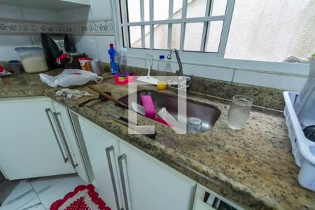 Casa à venda com 180m², 3 quartos e 2 vagas Casa à venda com 180m², 3 quartos e 2 vagasCozinha Casa 2