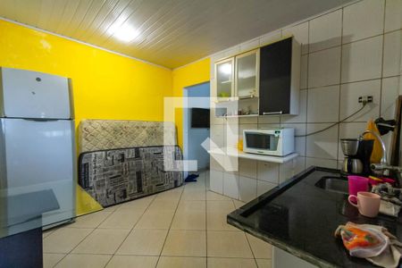 Casa à venda com 180m², 3 quartos e 2 vagas Casa à venda com 180m², 3 quartos e 2 vagasCozinha Edícula casa 2