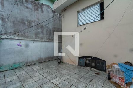Casa à venda com 180m², 3 quartos e 2 vagas Casa à venda com 180m², 3 quartos e 2 vagasVaranda