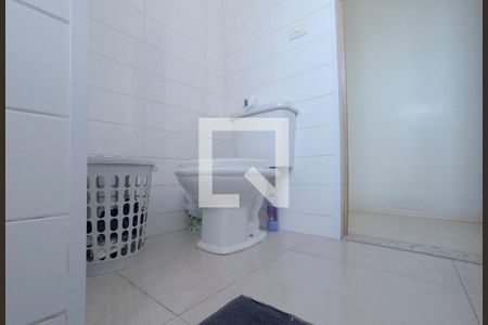 Casa para alugar com 245m², 3 quartos e 2 vagasBanheiro