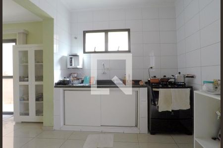 Casa para alugar com 245m², 3 quartos e 2 vagasCozinha