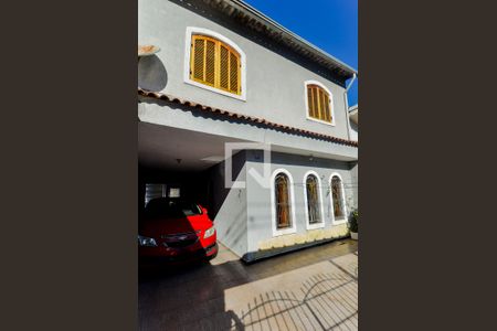 Casa à venda com 159m², 3 quartos e 2 vagasGaragem