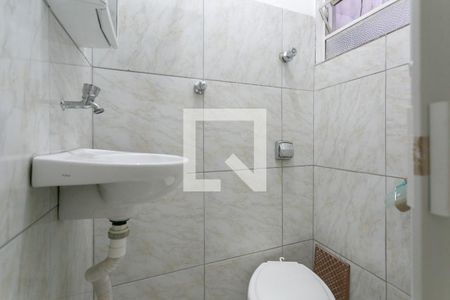 Banheiro de kitnet/studio para alugar com 1 quarto, 30m² em Anchieta, Belo Horizonte