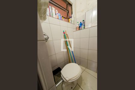 Casa à venda com 292m², 4 quartos e 4 vagasBanheiro de serviço