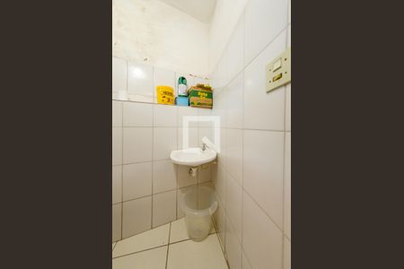 Casa à venda com 292m², 4 quartos e 4 vagasBanheiro de serviço