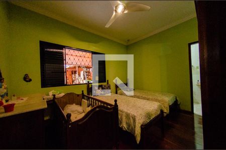 Casa à venda com 292m², 4 quartos e 4 vagasSuíte