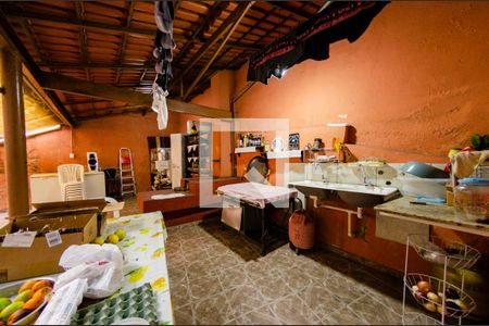 Casa à venda com 292m², 4 quartos e 4 vagasQuintal