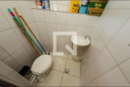 Casa à venda com 292m², 4 quartos e 4 vagasBanheiro de serviço