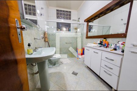 Casa à venda com 292m², 4 quartos e 4 vagasBanheiro