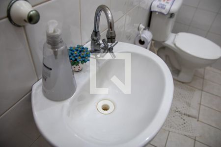 Casa de condomínio à venda com 76m², 2 quartos e 1 vagaBanheiro 3