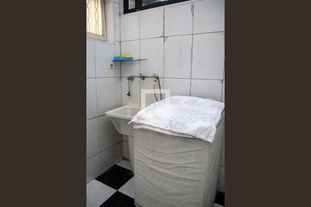 Casa de condomínio à venda com 76m², 2 quartos e 1 vagaÁrea de Serviço