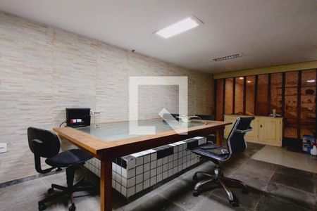 Casa à venda com 380m², 3 quartos e 3 vagasEscritório 2 