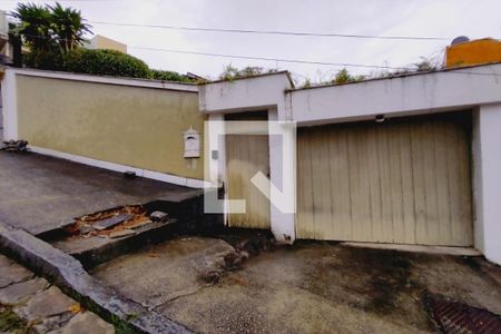 Casa à venda com 380m², 3 quartos e 3 vagasFachada Frente 