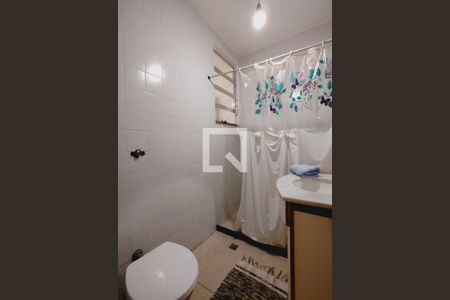 Casa à venda com 380m², 3 quartos e 3 vagasBanheiro de serviço