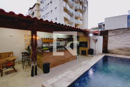 Casa à venda com 380m², 3 quartos e 3 vagas Churrasqueira