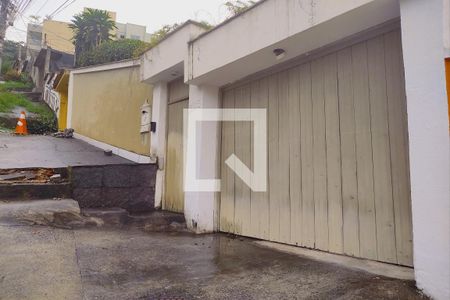 Casa à venda com 380m², 3 quartos e 3 vagasFachada Frente 