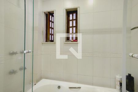 Casa à venda com 380m², 3 quartos e 3 vagasBanheiro Social