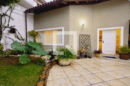 Casa à venda com 380m², 3 quartos e 3 vagasFachada Frente 