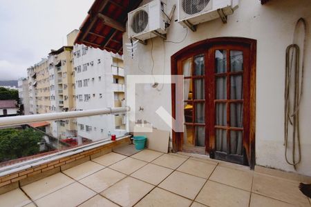 Casa à venda com 380m², 3 quartos e 3 vagasVaranda 