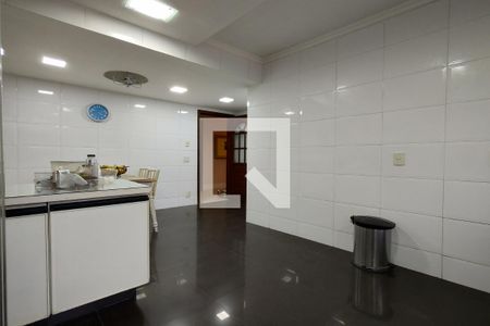 Casa à venda com 380m², 3 quartos e 3 vagasCozinha - Armários