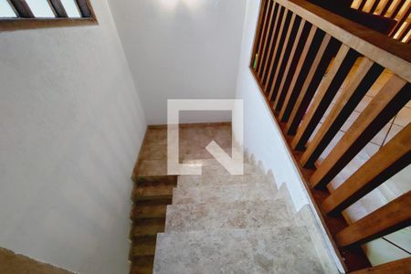 Casa à venda com 380m², 3 quartos e 3 vagasEscada 