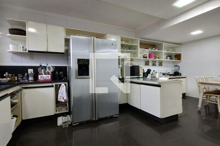 Casa à venda com 380m², 3 quartos e 3 vagasCozinha - Armários