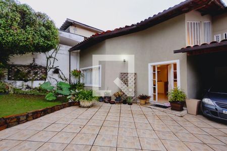 Casa à venda com 380m², 3 quartos e 3 vagasFachada Frente 