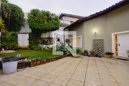 Casa à venda com 380m², 3 quartos e 3 vagasFachada Frente 