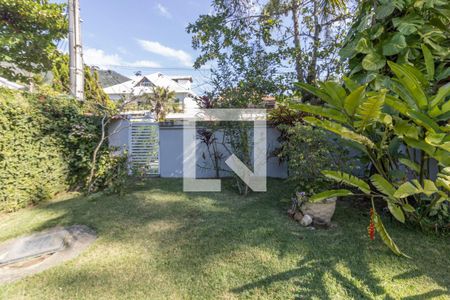 Casa de condomínio à venda com 1000m², 8 quartos e 4 vagas Casa de condomínio à venda com 1000m², 8 quartos e 4 vagasÁrea externa