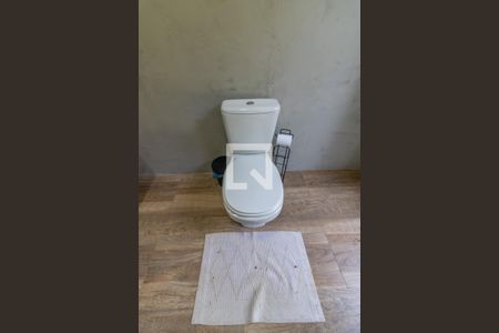 Casa de condomínio à venda com 1000m², 8 quartos e 4 vagas Casa de condomínio à venda com 1000m², 8 quartos e 4 vagasÁrea externa - Lavabo