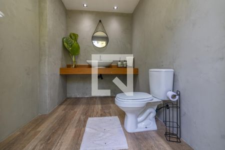 Casa de condomínio à venda com 1000m², 8 quartos e 4 vagas Casa de condomínio à venda com 1000m², 8 quartos e 4 vagasÁrea externa - Lavabo