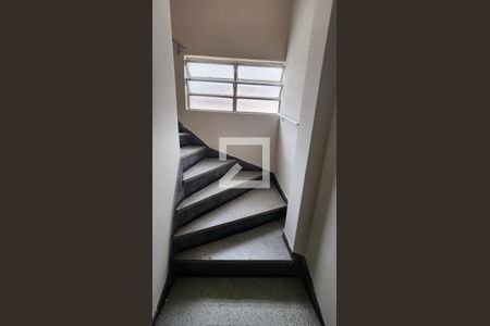 Apartamento para alugar com 50m², 1 quarto e 1 vaga Apartamento para alugar com 50m², 1 quarto e 1 vagaEscada