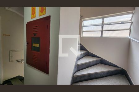 Apartamento para alugar com 50m², 1 quarto e 1 vaga Apartamento para alugar com 50m², 1 quarto e 1 vagaEscada