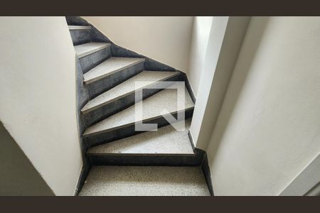 Apartamento para alugar com 50m², 1 quarto e 1 vaga Apartamento para alugar com 50m², 1 quarto e 1 vagaEscada