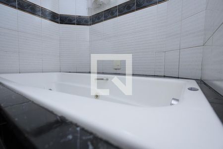 Apartamento à venda com 220m², 3 quartos e 2 vagasBanheiro da Suíte 1