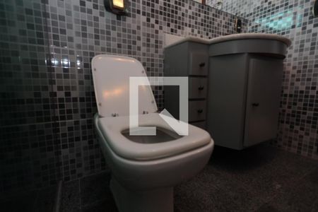 Apartamento à venda com 220m², 3 quartos e 2 vagasBanheiro da Suíte 2