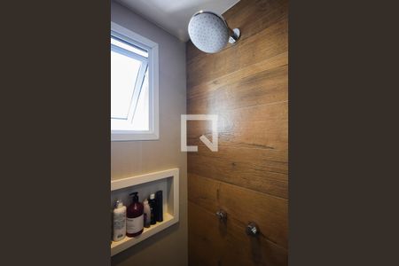 Apartamento à venda com 73m², 2 quartos e 2 vagasChuveiro do banheiro da suíte 
