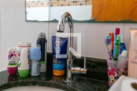 Casa à venda com 75m², 3 quartos e 2 vagasBanheiro - torneira